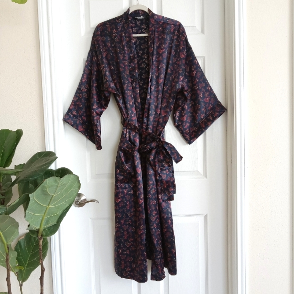 Men's Elegant Black and Red Robe